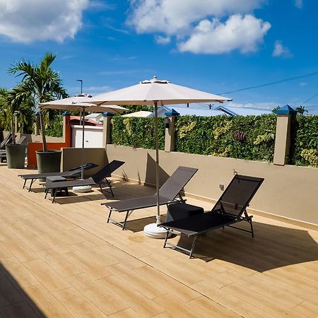 Evasion En Plein Coeur De La Ville T2 Jacuzzis Sauna Et Piscine Au Centre De Port Louis Bagian luar foto