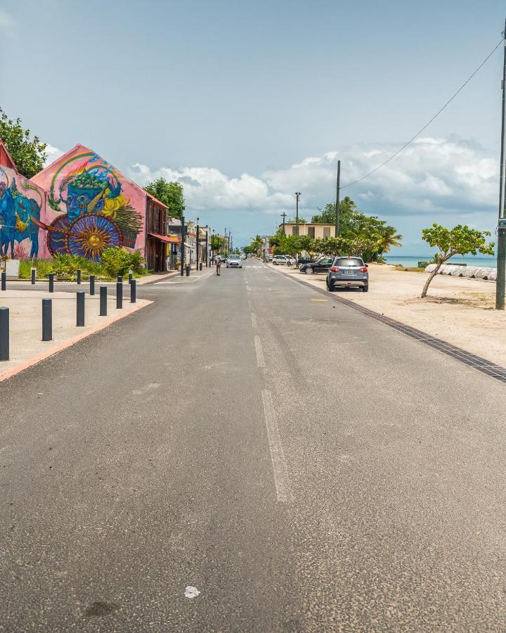 Evasion En Plein Coeur De La Ville T2 Jacuzzis Sauna Et Piscine Au Centre De Port Louis Bagian luar foto